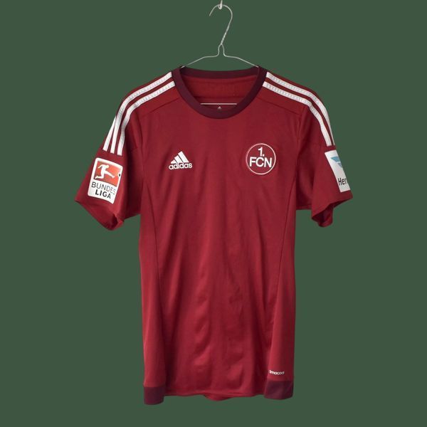 1. FC N&uuml;rnberg 2015-2016 Adidas hjemmebanetr&oslash;je i st&oslash;rrelse S med Nicklas F&uuml;llkrug p&aring; ryggen 5073 FOTO
