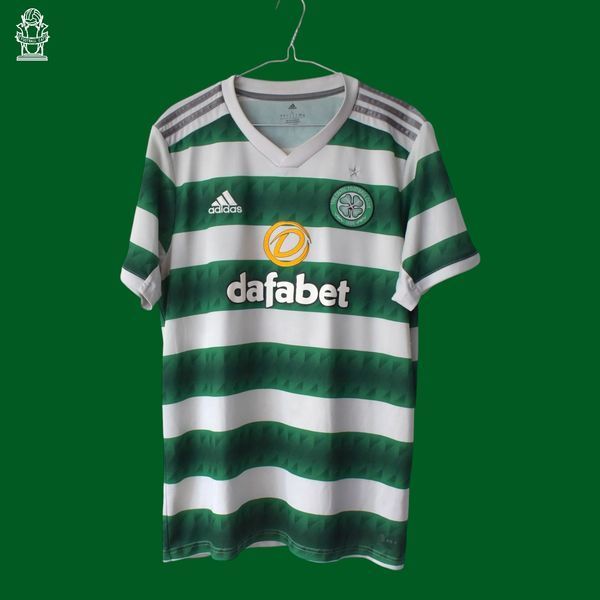 Celtic 2022-2023 home shirt Adidas in size L with Jota on the back 4837 PHOTO