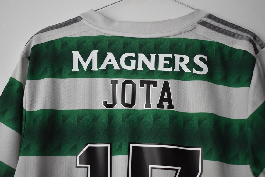 Celtic 2022-2023 home shirt Adidas in size L with Jota on the back 4837 PHOTO