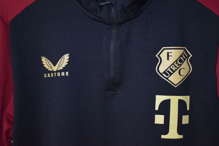 FC Utrecht 2023-2024 training sweatshirt Castore size M 4934 PHOTO