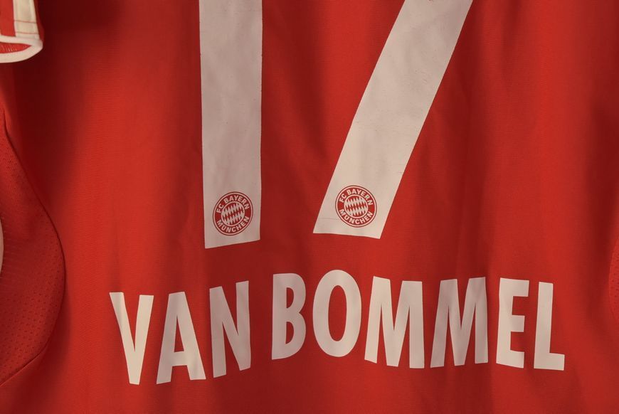 Bayern M&uuml;nchen 2007-2008 Adidas hjemmebanetr&oslash;je i st&oslash;rrelse M med Mark van Bommel p&aring; ryggen 5083 FOTO