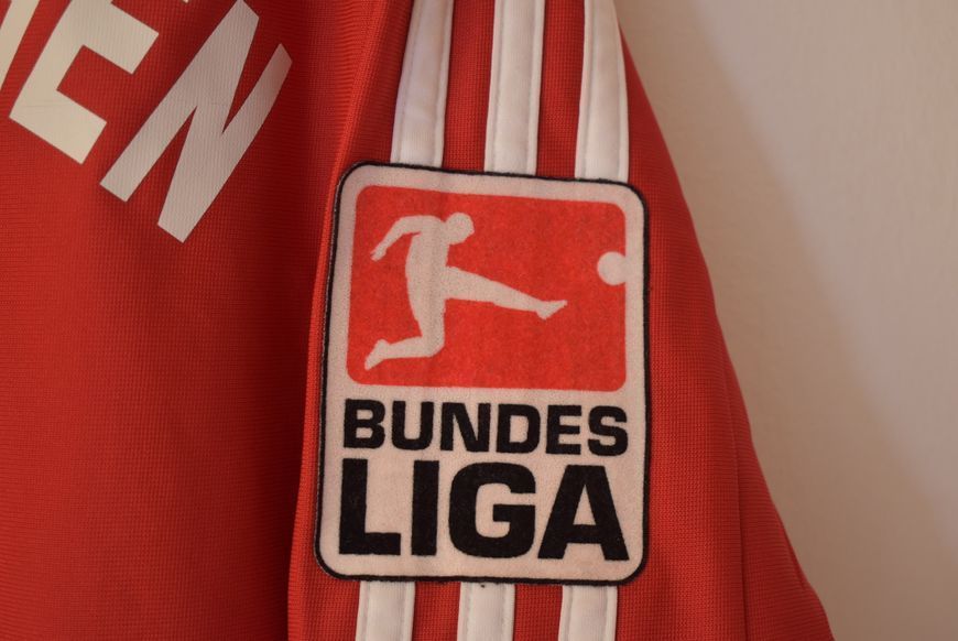 Bayern M&uuml;nchen 2007-2008 Adidas hjemmebanetr&oslash;je i st&oslash;rrelse M med Mark van Bommel p&aring; ryggen 5083 FOTO