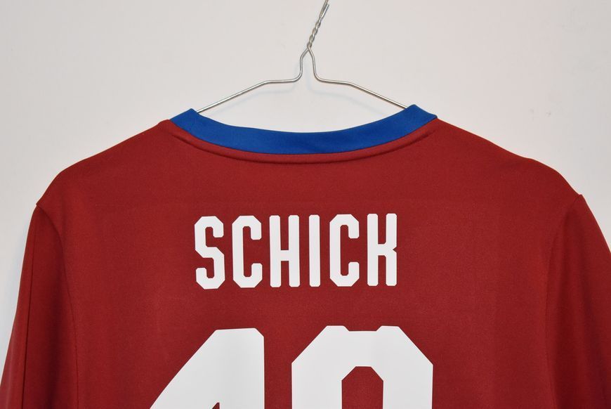 Czech Republic 2018 home shirt Puma in size 176 (51x66cm) with Patrik Schick on the back 4985 PHOTO