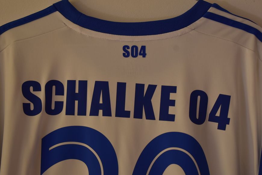 Schalke 04 2022-2023 wyjazdowa koszulka Adidas w rozmiarze XXL z Alex Kr&aacute;l na plecach 5084 ZDJECIE