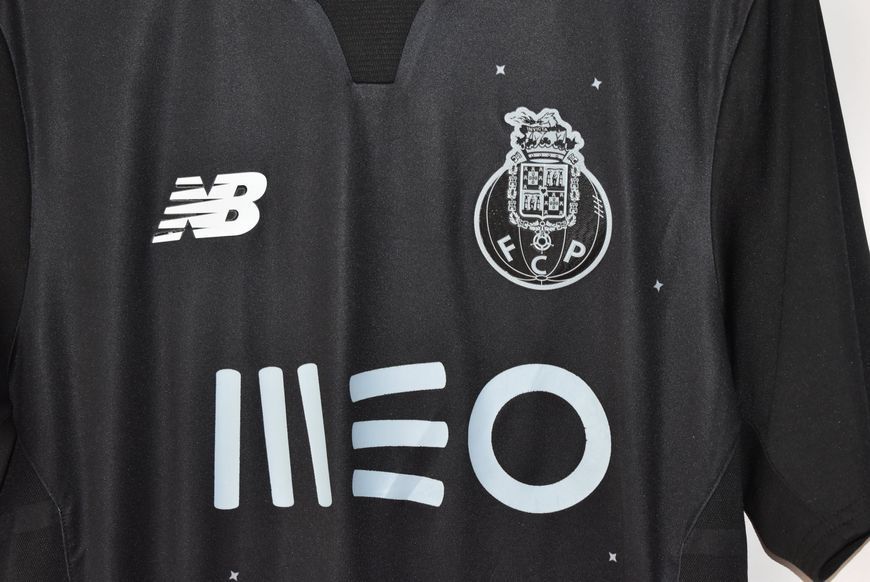 FC Porto 2016-2017 wyjazdowa koszulka New Balance w rozmiarze M z Andre Silva na plecach 4800 ZDJECIE