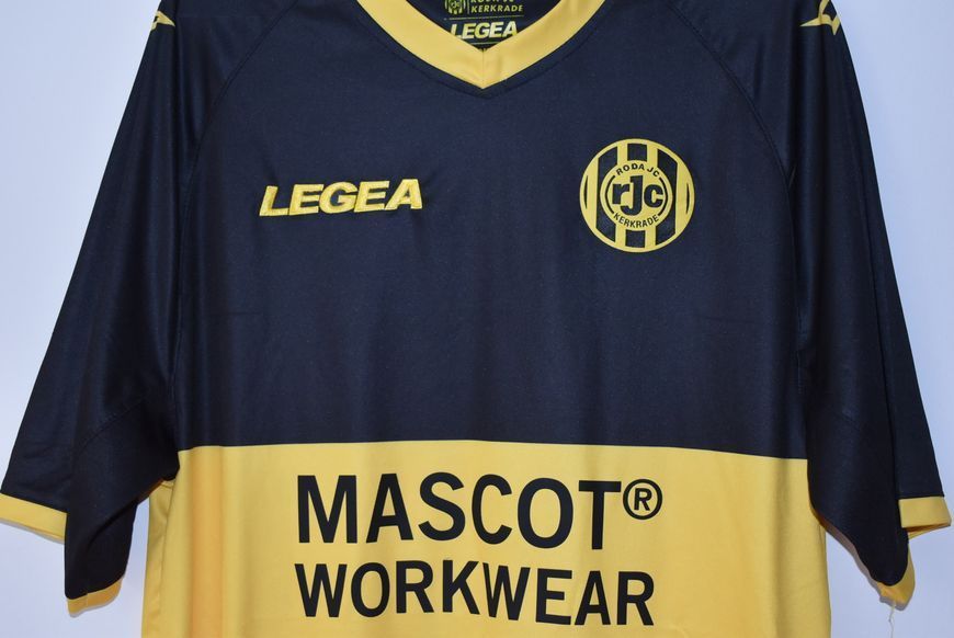 Roda JC Kerkrade 2019-2020 home shirt Legea XL with Robert Klaasen 4938 PHOTO