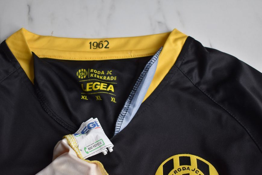 Roda JC Kerkrade 2019-2020 home shirt Legea XL with Robert Klaasen 4938 PHOTO