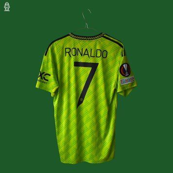 Manchester United 2022-2023 3-cia koszulka Adidas w rozmiarze M z Cristiano Ronaldo na plecach 4702 ZDJECIE