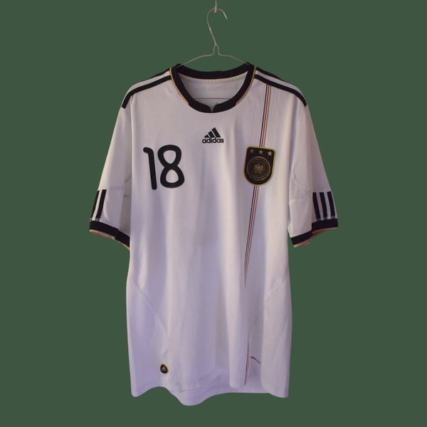 Germany 2010 World Cup Adidas home shirt in size L with Toni Kroos on the back 5087 PHOTO