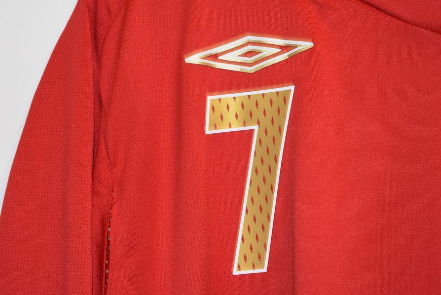 England VM 2006 udebanetr&oslash;je Umbro i st&oslash;rrelse XL med David Beckham p&aring; ryggen 5137 FOTO