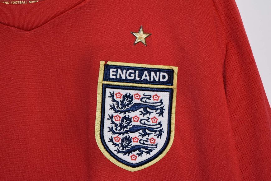 England VM 2006 udebanetr&oslash;je Umbro i st&oslash;rrelse XL med David Beckham p&aring; ryggen 5137 FOTO