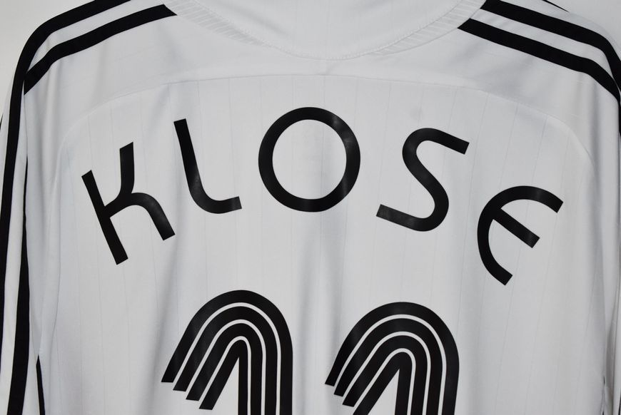 Tyskland VM 2006 hjemmebanetr&oslash;je Adidas i st&oslash;rrelse XL med Miroslav Klose p&aring; ryggen 4939 FOTO