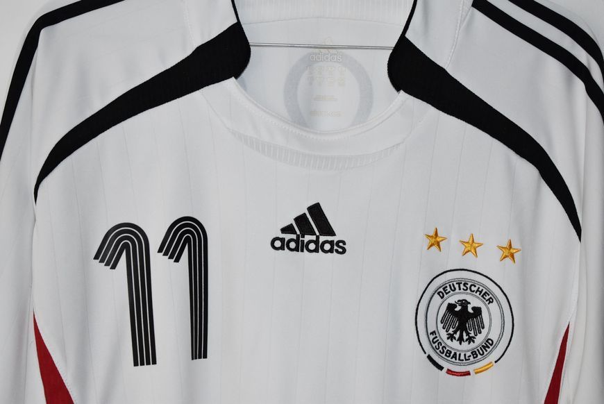 Tyskland VM 2006 hjemmebanetr&oslash;je Adidas i st&oslash;rrelse XL med Miroslav Klose p&aring; ryggen 4939 FOTO