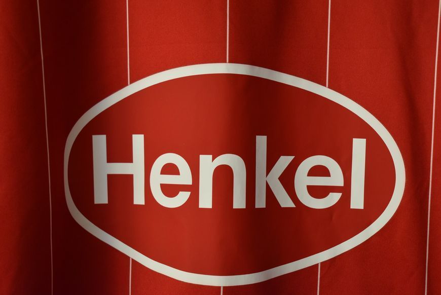 BNWT Fortuna D&uuml;sseldorf 2022-2023 domowa koszulka Adidas w rozmiarze XL z Michałem Karbownikiem na plecach 4752 ZDJECIE