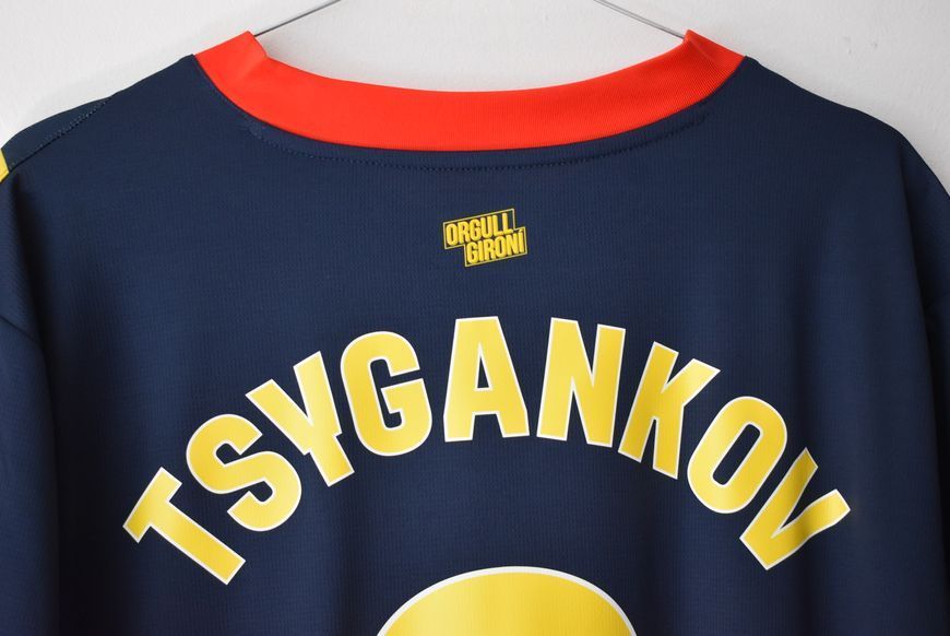 Girona 2024-2025 away shirt Puma size L with Viktor Tsygankov on the back 4990 PHOTO