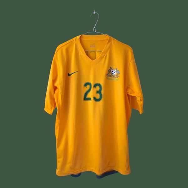Australia 2006 World Cup Nike home shirt in size XL with Mark Bresciano on the back 5089 PHOTO