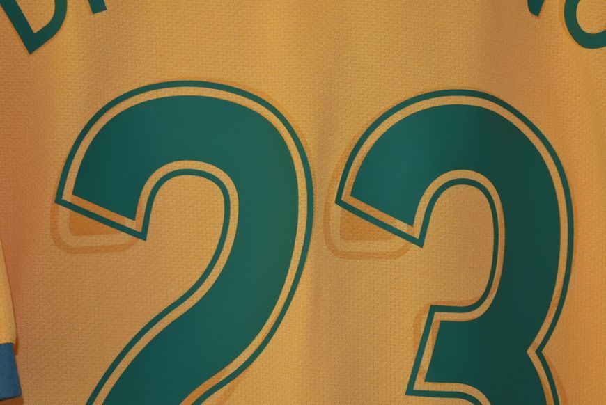 Australia 2006 World Cup Nike home shirt in size XL with Mark Bresciano on the back 5089 PHOTO