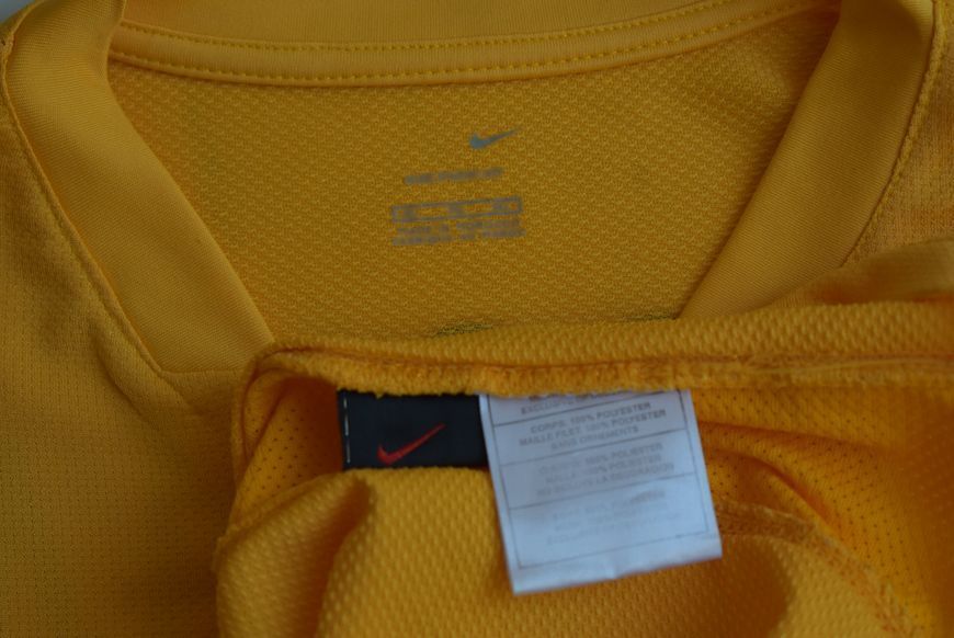 Australia 2006 World Cup Nike home shirt in size XL with Mark Bresciano on the back 5089 PHOTO