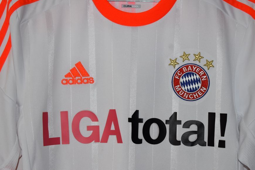Bayern Monachium 2012-2013 wyjazdowa koszulka Adidas w rozmiarze S z Luiz Gustavo na plecach 4847 ZDJECIE