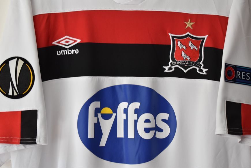 Dundalk 2020 hjemmebanetr&oslash;je Umbro str. XXL med David McMillan p&aring; ryggen 4991 FOTO