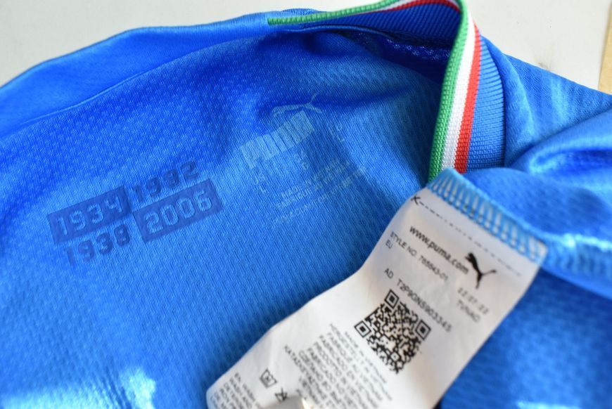 Italy 2022 hjemmetr&oslash;je Puma i st&oslash;rrelse L med Federico Chiesa p&aring; ryggen 4605 FOTO