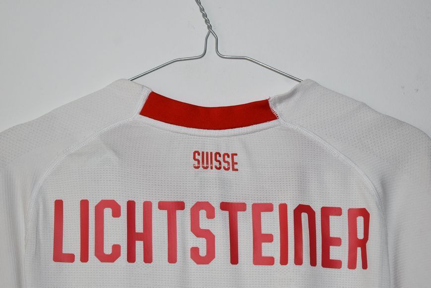 PLAYER ISSUE Switzerland 2018 World Cup away shirt Puma in size XL with Stephan Lichtsteiner on the back 4948 PHOTO