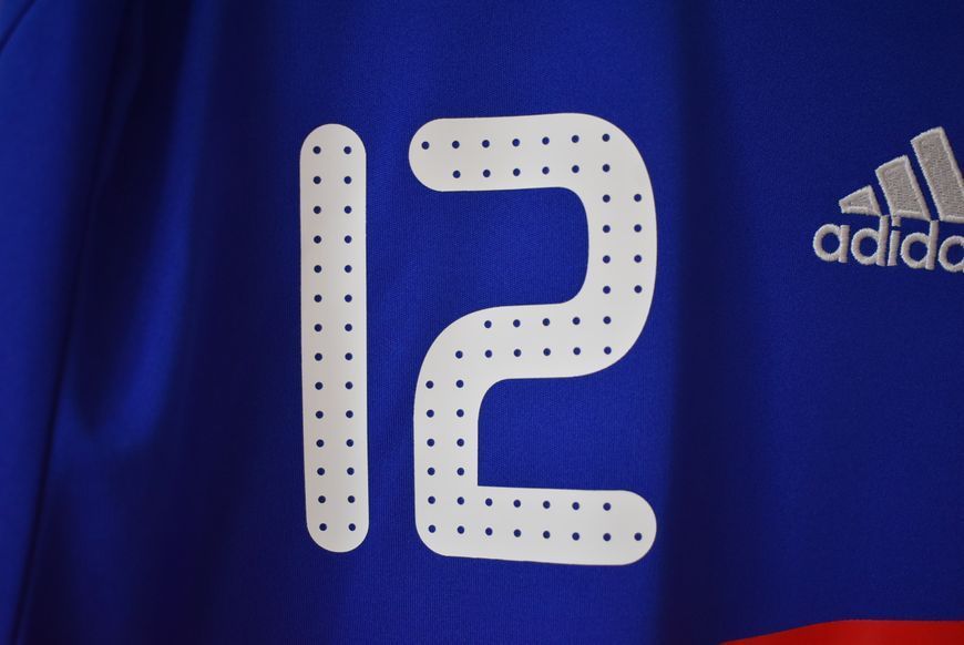 Frankrig EURO 2008 hjemme retro Adidas tr&oslash;je i st&oslash;rrelse XL med Thierry Henry p&aring; ryggen 4607 FOTO