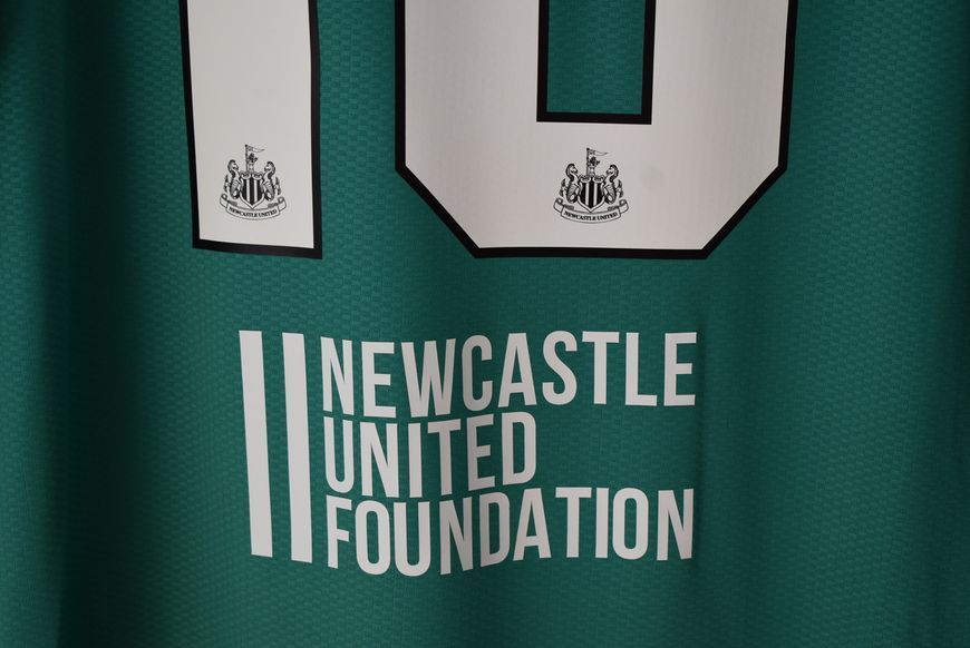 BNWT PLAYER ISSUE Newcastle United 2023-2024 udebanetr&oslash;je Castore str. L med Anthony Gordon 4882 FOTO