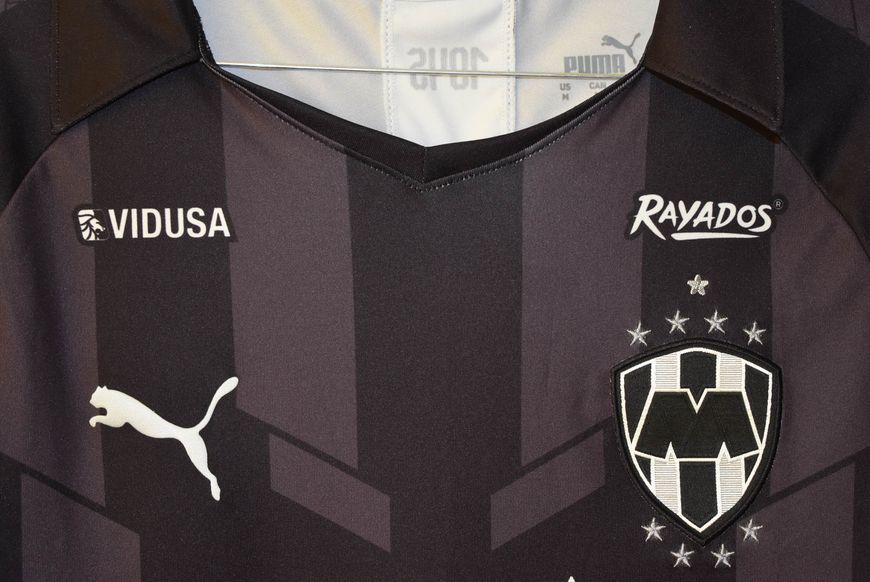 Rayados Monterrey 2019-2020 third Puma shirt in size M with Vincent Janssen on the back 4756 PHOTO