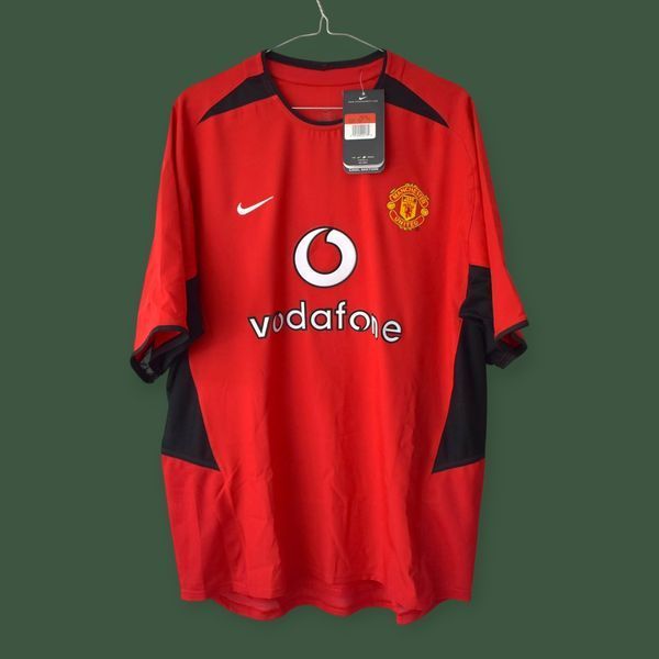 BNWT Manchester United 2002/2003/2004 hjemmebanetr&oslash;je Nike i st&oslash;rrelse L med Louis Saha p&aring; ryggen 5044 FOTO