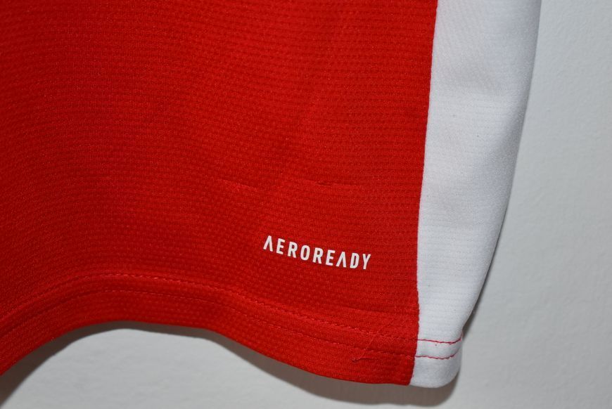 Arsenal 2021-2022 home shirt Adidas in size 176 (15-16Y) with Bukayo Saka on the back 4944 PHOTO