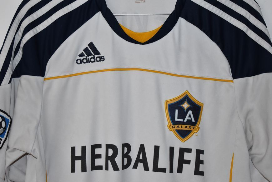 Los Angeles LA Galaxy 2010-2011 home shirt Adidas in size S with David Beckham on the back 4851 PHOTO