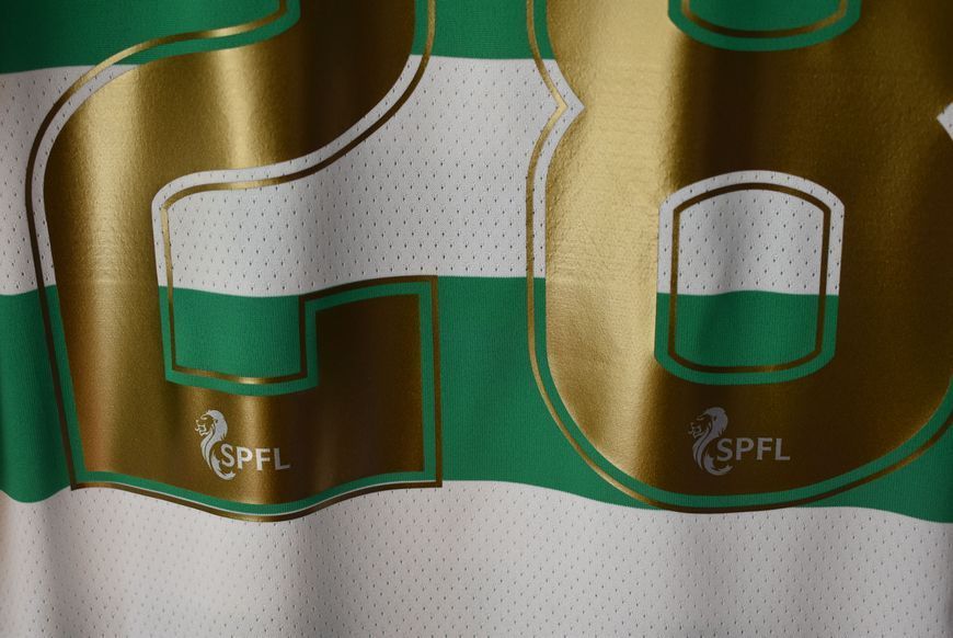 Celtic 2017-2018 domowa koszulka New Balance w rozmiarze M z Erik Sviatchenko na plecach 4808 ZDJECIE