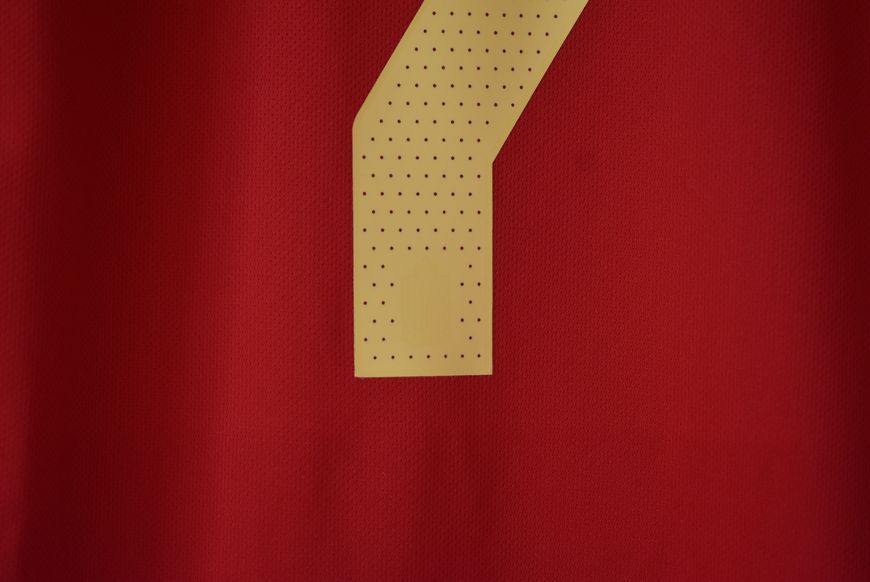 Belgium World Cup 2022 home Adidas shirt in size M with Kevin de Bruyne on the back 4612 PHOTO
