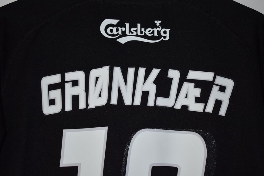 Copenhagen 2009-2010 away shirt Kappa in size M with Jesper Gr&oslash;nkj&aelig;r on the back 4854 PHOTO