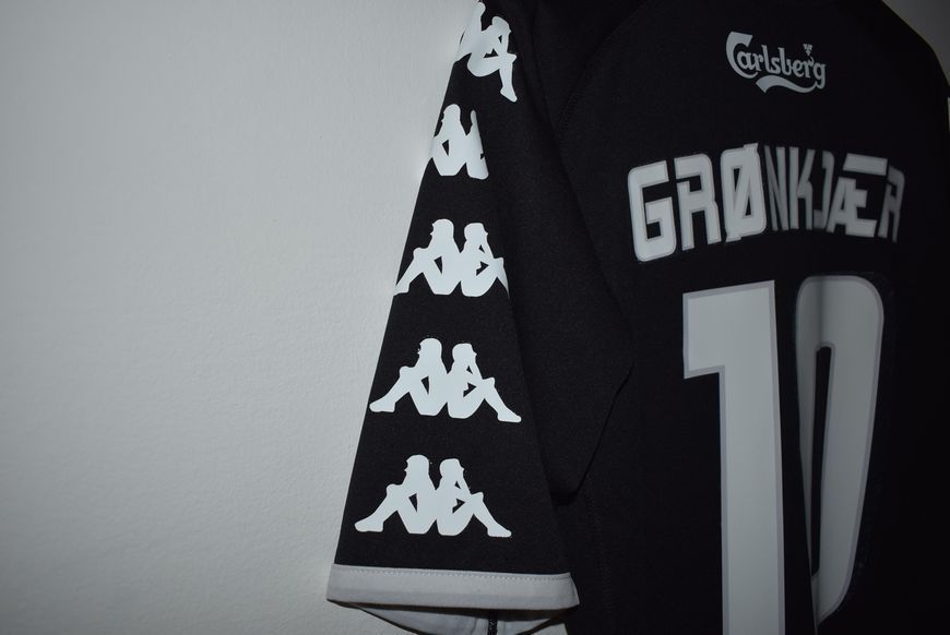 Copenhagen 2009-2010 away shirt Kappa in size M with Jesper Gr&oslash;nkj&aelig;r on the back 4854 PHOTO