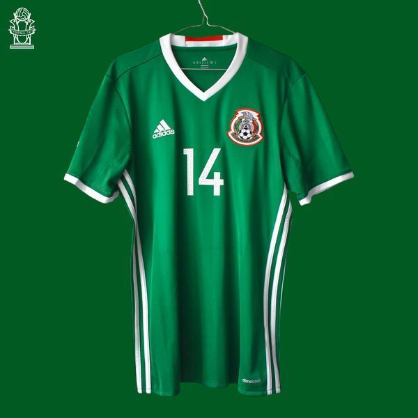 Mexico COPA 2016 home Adidas shirt in size M with Chicharito Hernandez on the back 4613 PHOTO