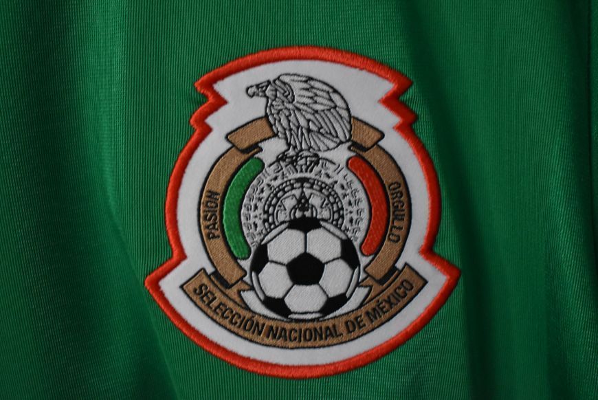 Mexico COPA 2016 home Adidas shirt in size M with Chicharito Hernandez on the back 4613 PHOTO
