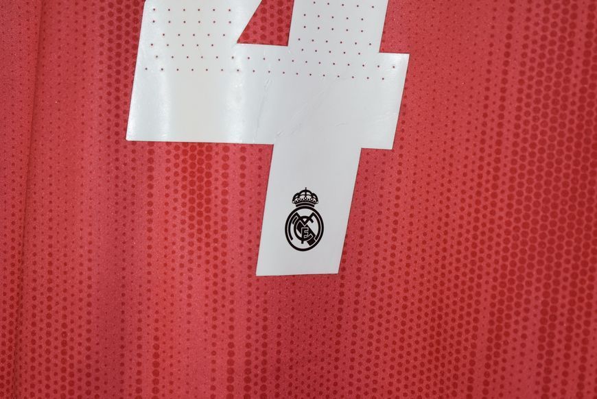 PLAYER ISSUE Real Madrid 2018-2019 away shirt Adidas in size S with Sergio Ramos on the back 4855 PHOTO