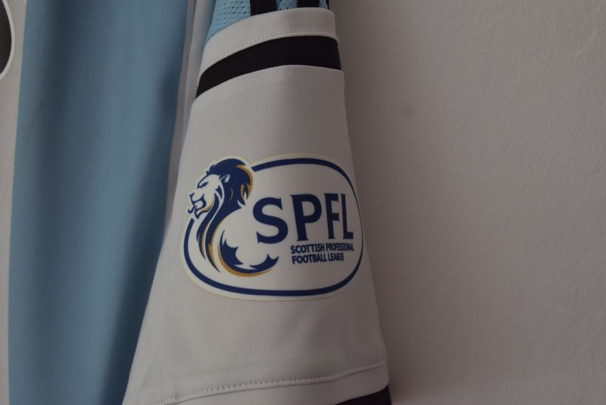 Heart of Midlothian 2014-2015 udebanetr&oslash;je Adidas i st&oslash;rrelse L med Morgaro Gomis p&aring; ryggen 5049 FOTO