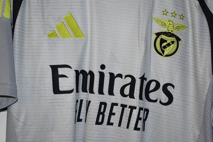 SL Benfica 2024-2025 away shirt Adidas in size L with Angel Di Maria on the back 4857 PHOTO