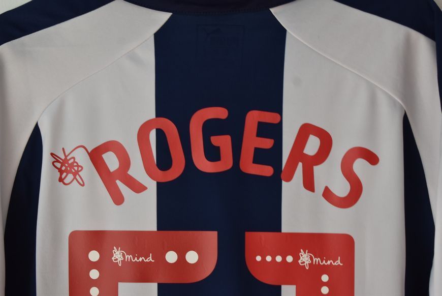 West Bromwich Albion 2018-2019 hjemmebanetr&oslash;je Puma str. L med Morgan Rogers p&aring; ryggen 5001 FOTO