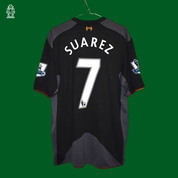 Liverpool 2012-2013 away retro Warrior shirt size XL with Luis Suarez on the back 4569 PHOTO