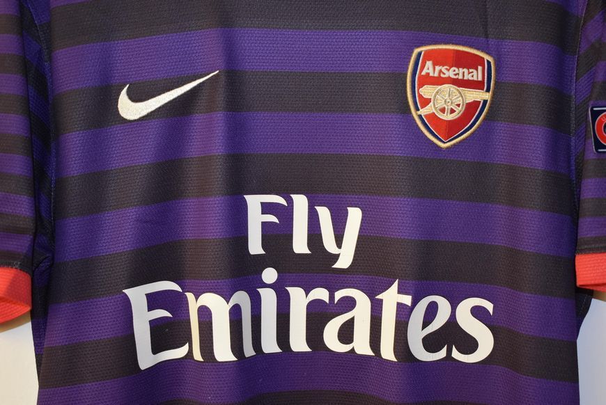 Arsenal 2012-2013 away Nike shirt in size M with Mikel Arteta on the back 4764 PHOTO