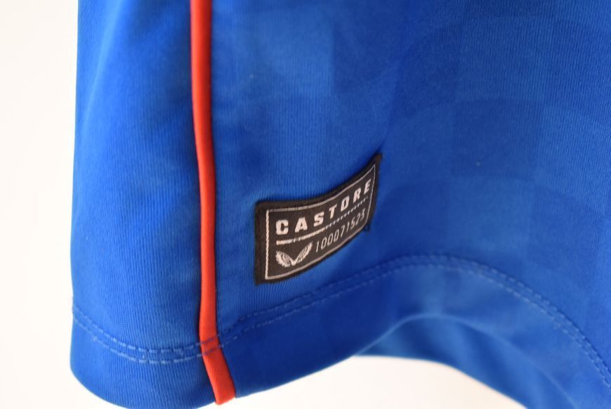 Glasgow Rangers 2022-2023 domowa koszulka Castore z nadrukiem upamiętniającym śmierć Elżbiety II w rozmiarze M z Ianis Hagi na plecach 5002 ZDJECIE