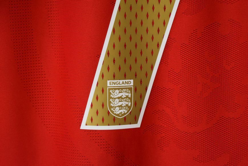 England World Cup 2006 away retro Umbro shirt in size M (52x71cm) with David Beckham on the back 4715 PHOTO
