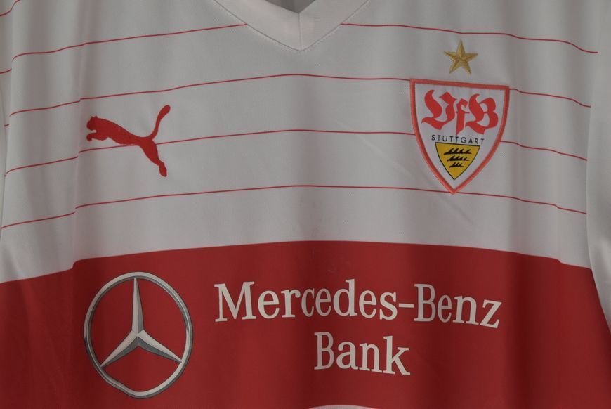 VfB Stuttgart 2013-2014 home shirt Puma in size L with Martin Harnik on the back 5051 PHOTO