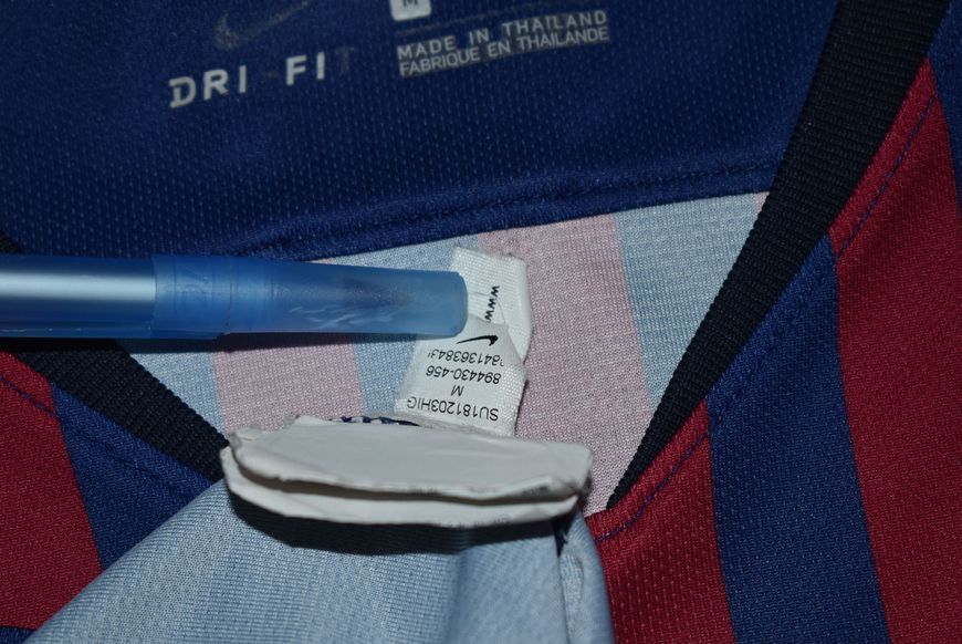 Barcelona 2018-2019 hjemme tr&oslash;je Nike i st&oslash;rrelse M med Lionel Messi p&aring; ryggen 4491 FOTO