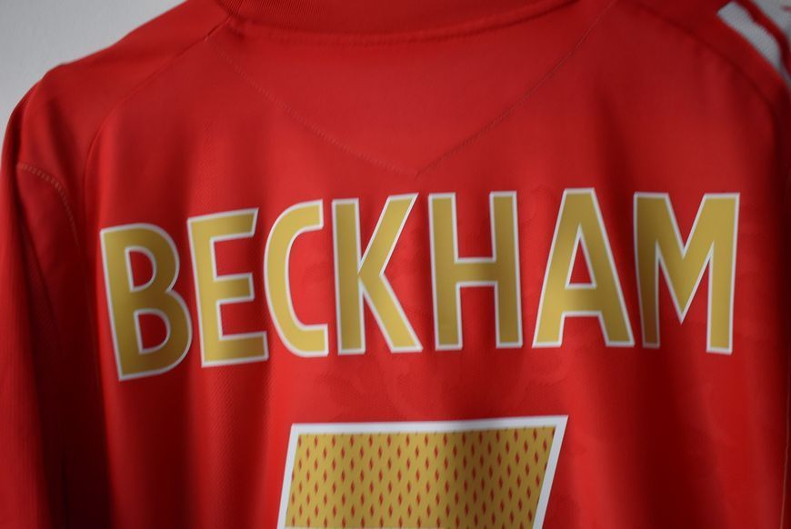 Anglia MŚ 2006 wyjazdowa koszulka Umbro w rozmiarze L z David Beckham na plecach 4739 ZDJECIE