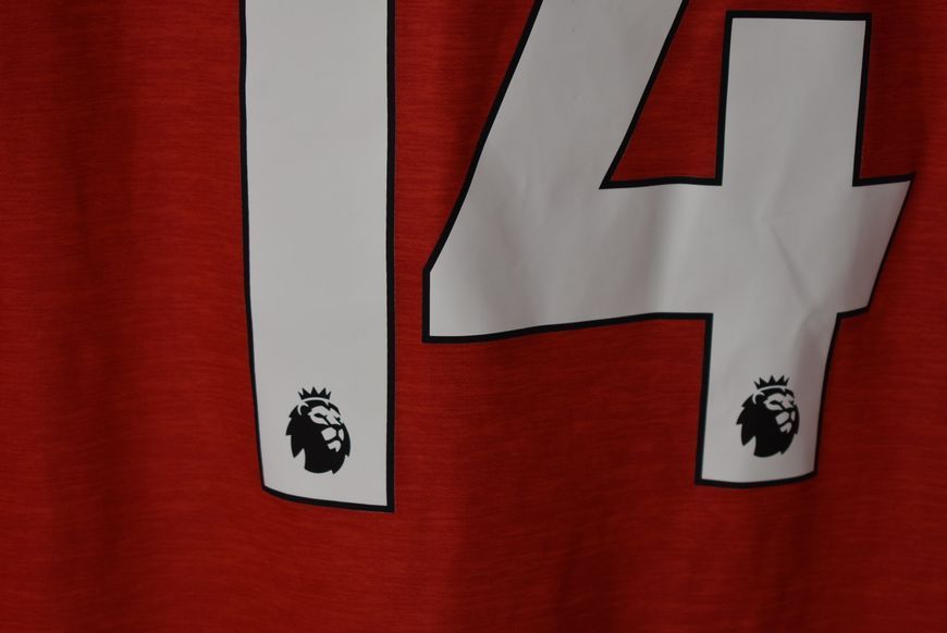 Arsenal 2018-2019 hjemmetr&oslash;je Puma i st&oslash;rrelse L med Pierre-Emerick Aubameyang p&aring; ryggen 4716 FOTO